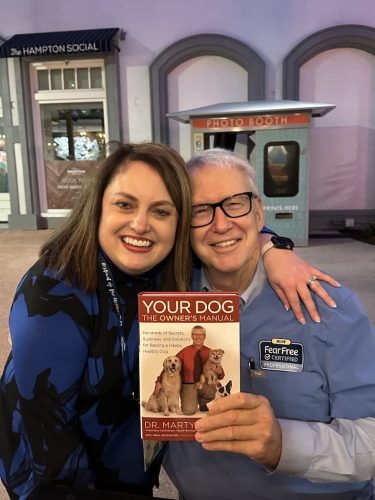 the-vet-recruiter-photo-gallery-Stacy-and-Dr.-Marty-Becker-1