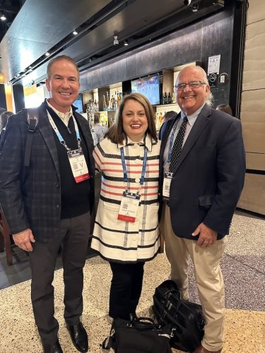 the-vet-recruiter-photo-gallery-Stacy-with-Dr.-Ed-Kanara-and-Dr.-Dan-Aja